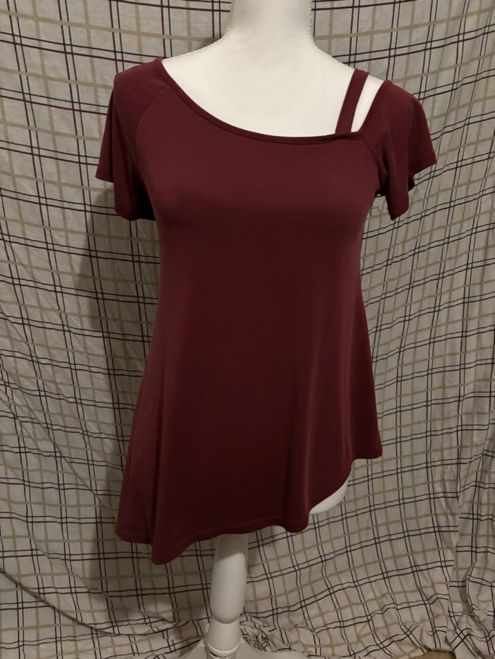 Acemi Burgundy Off-Shoulder Short Sleeve Swing Top